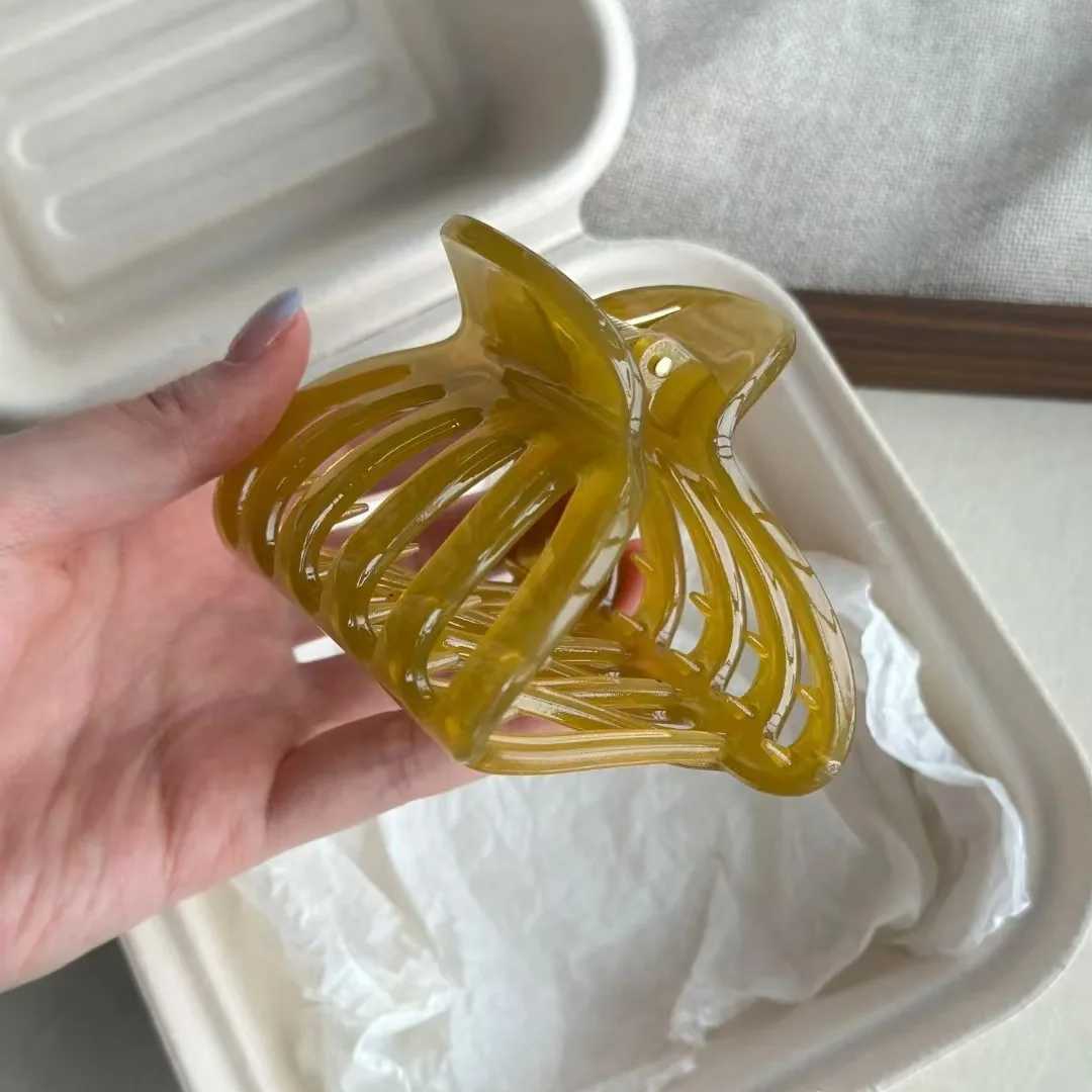 French Style Pumpkin Large Hair Claw Clips Geometry Hollow Hair clamp Classy Hairgrip Ponytail Clip hair Accessories For Women H260402