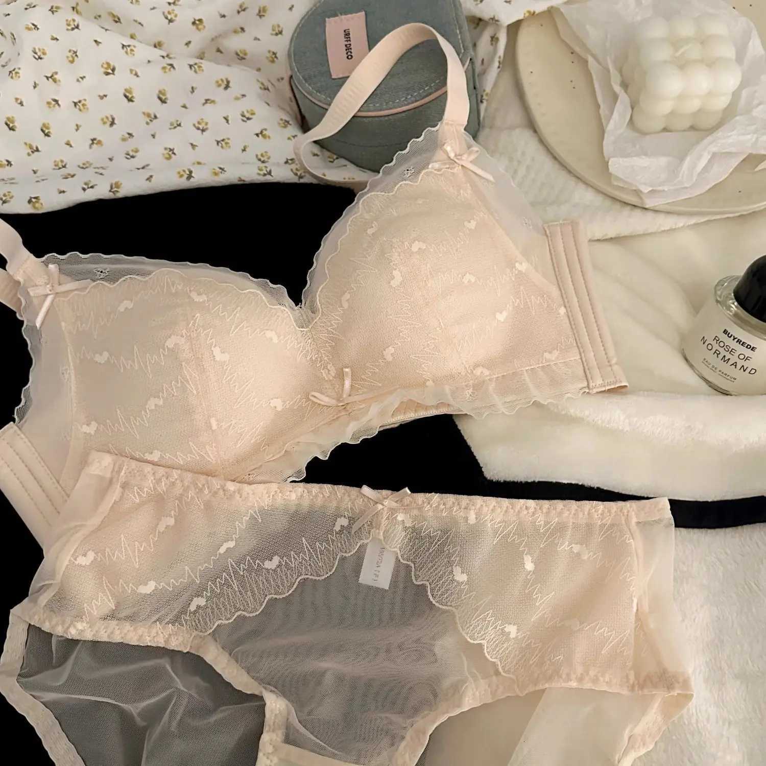 Lace Heart-Shaped Thin Seamless Bra Set with Small Chest Gathered on Top and Anti Sagging Support Without Steel Ring Bra Set Z260402