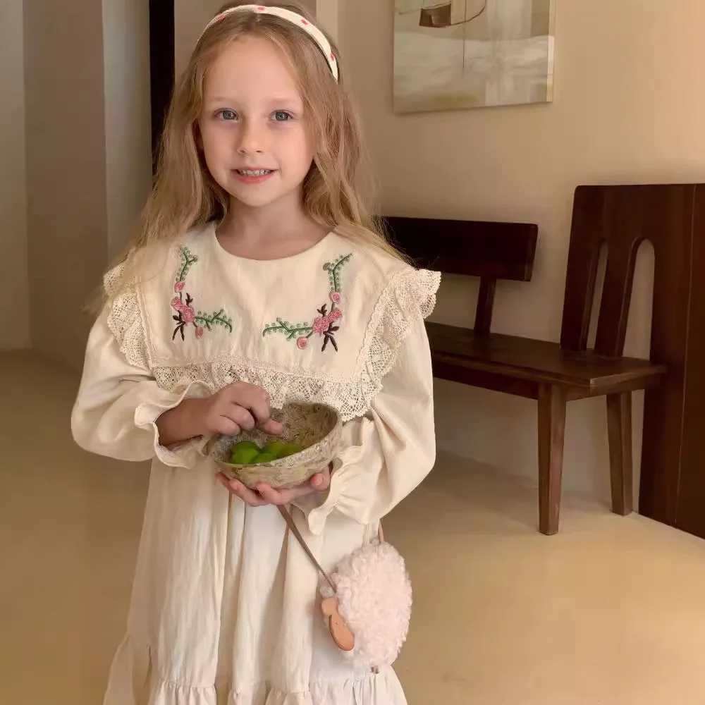 Children Girl Vintage Dress Spring Autumn Lace Turn Down Collar 2-8Y Princess Dress Fragment Flower Long Sleeve Baby Girls Dress H260402