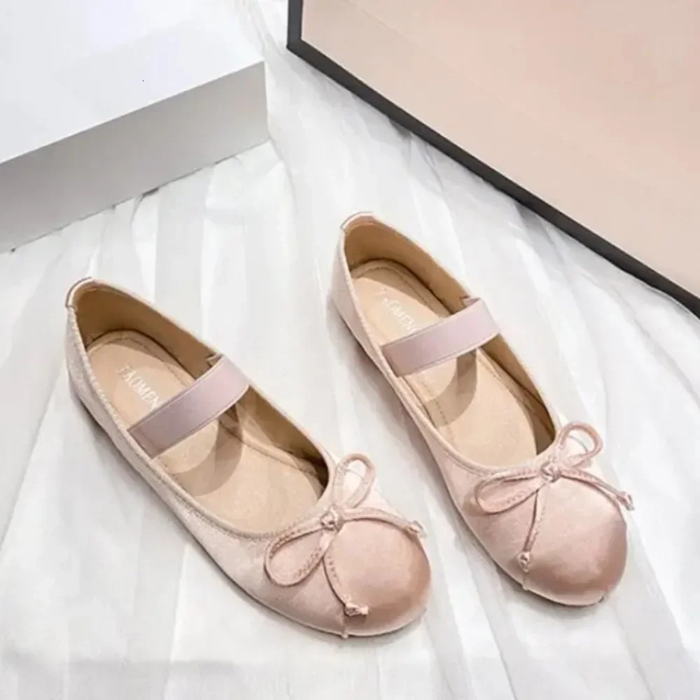 Ballet Flats Women Shoes 44 Mary Jane Shoes Round Toe Womens Shoe Bow Silk Satin Flats Women Shoes Plus Size 33-44 Valentine 260424