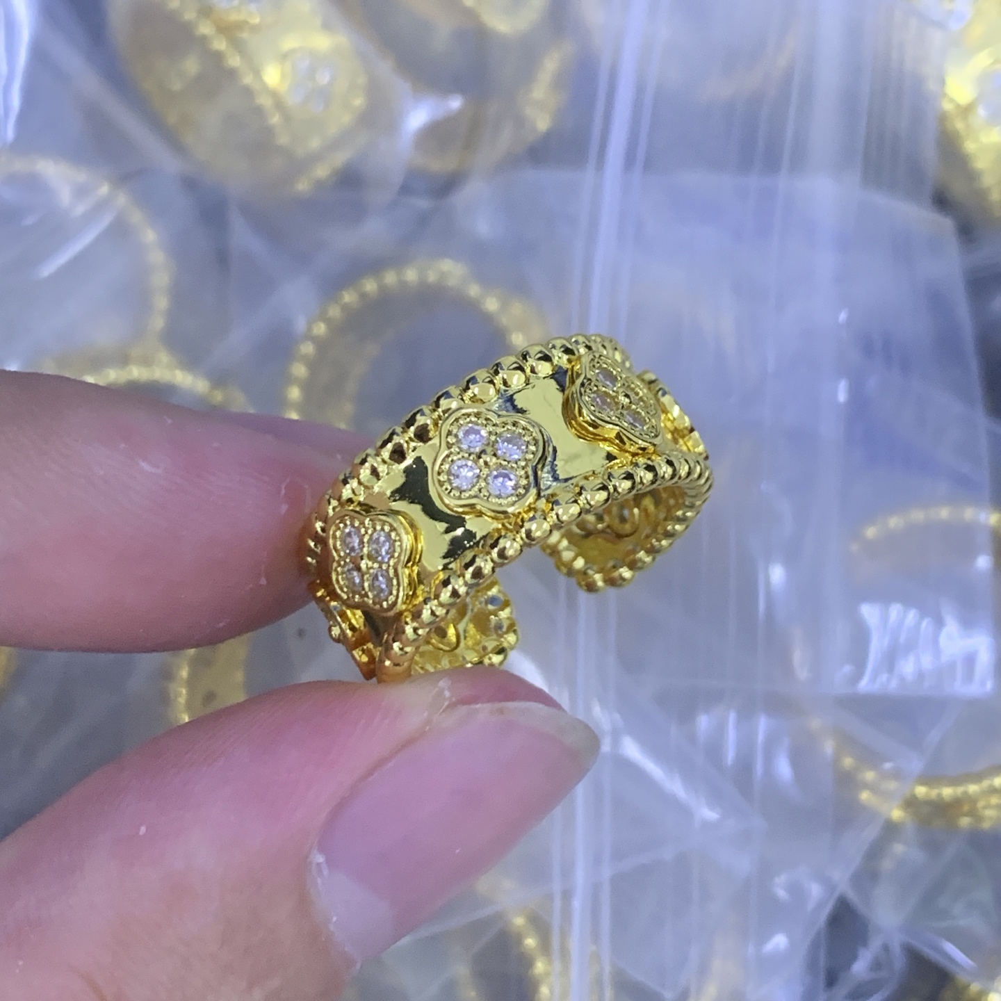 (pls order according to picture, not description) Women's fashion accessories one size rings size 6-8 rings four leaves flowers with rhinestones