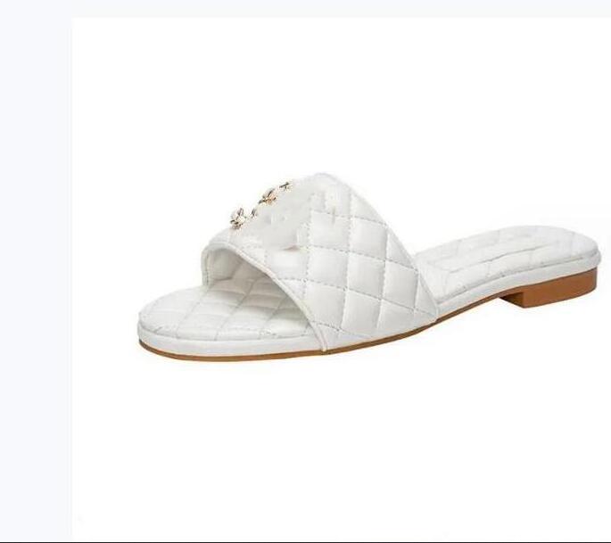 Luxury Metallic Slide Sandals Designer Slides Women's Slippers Shoes Summer Sandal Fashion Wide Flat Flip Flops Slipper For Women Low Heel Shoes Size 35-42 C957