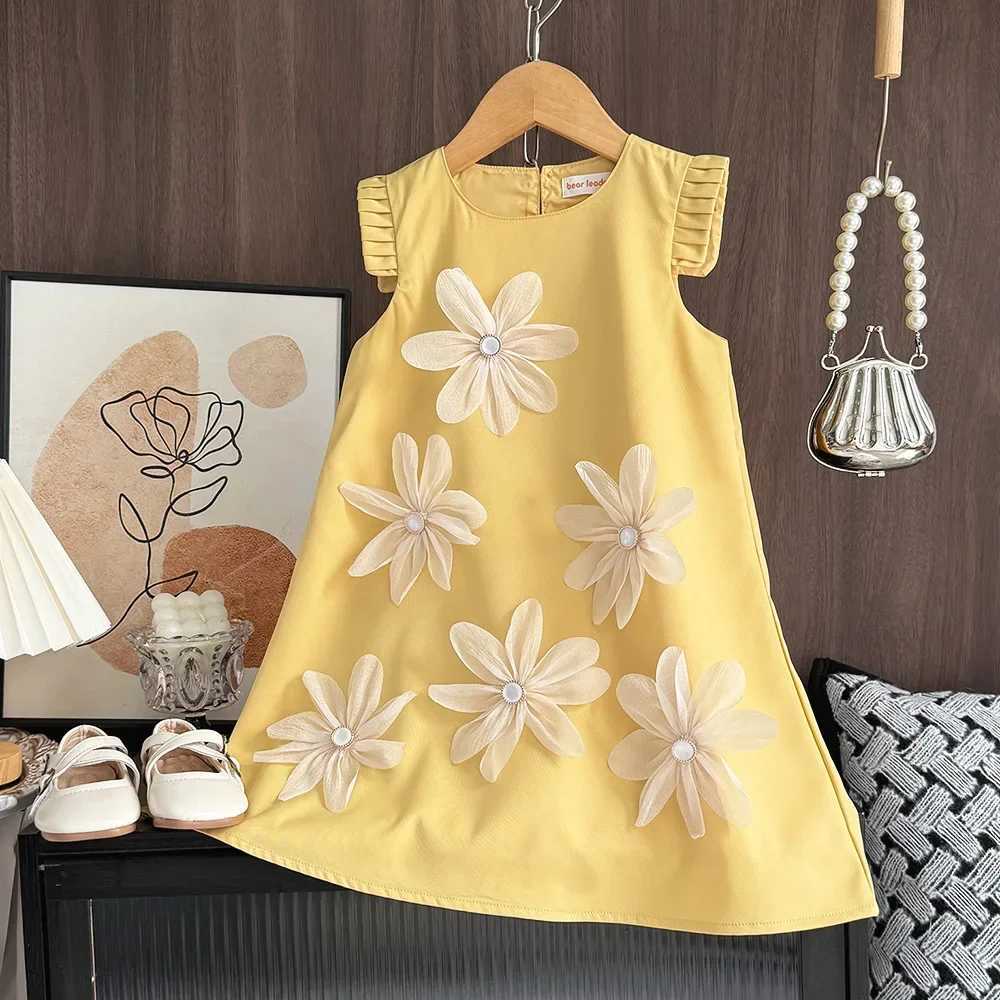 Summer New Girls Casual Clothes Pleated 3D Flower Sleeveless Princess Dress Korean Version Solid Color Children 2-12 Years Old H260402