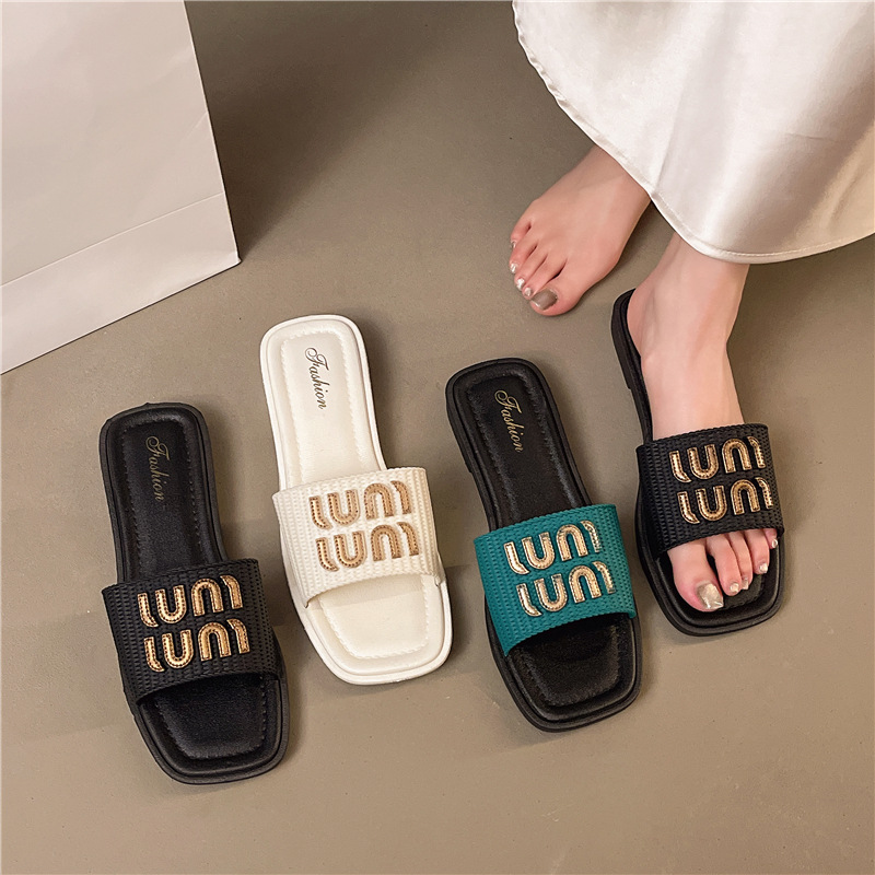 Free delivery Slippers Fashionable and simple solid color slippers with anti slip and wear-resistant properties