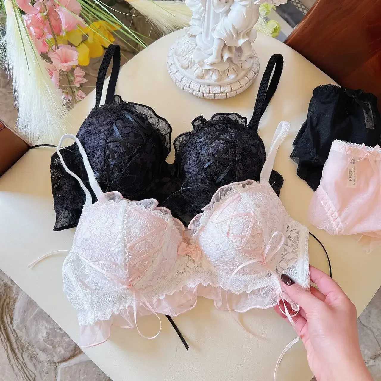 Japanese Style Lolita Princess Wind material cotton Lace Design for Girls Push-up Bra Women Underwear Push Up Bra Suit Z260402
