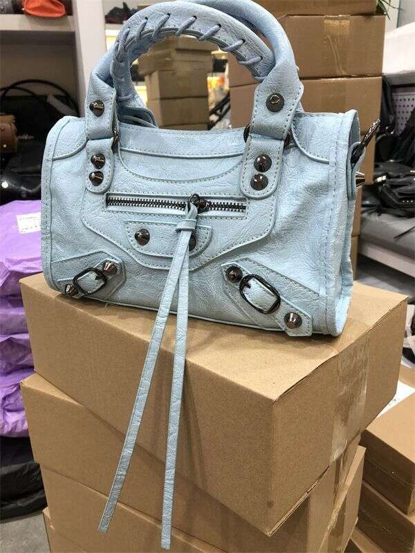 Totebag Shoulder ROSE NOIRE Highly Stylish Foreign Trade Motorcycle Bag With Rivets And Tassels Versatile For Daily Use Popular Model