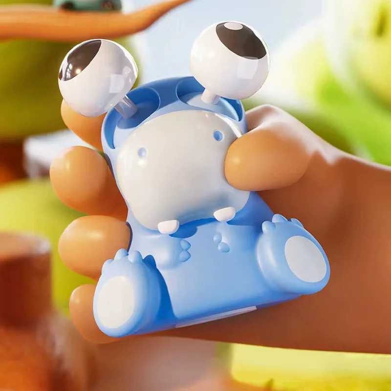 Childrens creativity cute and lifelike animals explosive eyes squeezing and relieving staring little dolls venting toys H260402