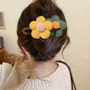 Trendy Half-Up Hair Clip That DoesnT Hurt the Head Cute Hair Accessory Yarn Hair Clip Cartoon Claw Clip Fabric Simple Hairpin for Women H260402