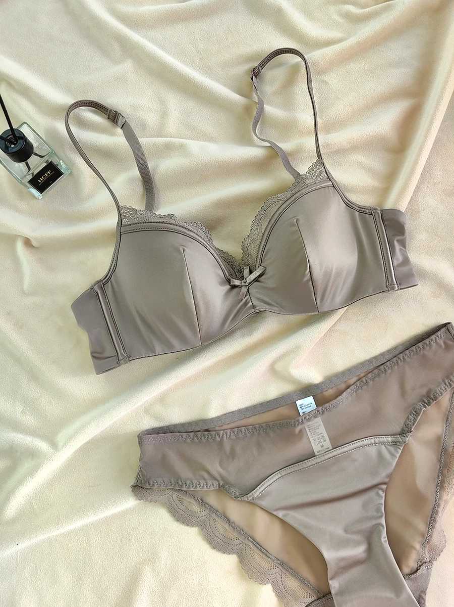 French Thin Cup Lingerie Set Lace Bras High Quality Women Underwear Wireless Push Up Brassiere Breathable Bras Panties Set Z260402