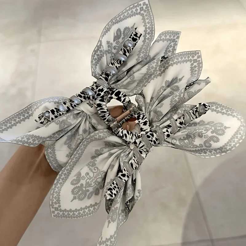 1pc New Double-Sided Cashew Flower Love Clip - Bow Shark Clip Fashionable Summer Holiday Hair Accessory H260402