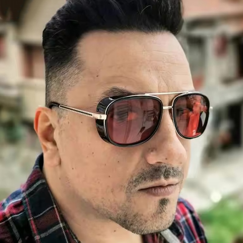 Tony Stark Sunglasses Man Woman Steampunk Sun Glasses Male Vintage Gradient Red Sunglass UV400 CB Fashion Accessories