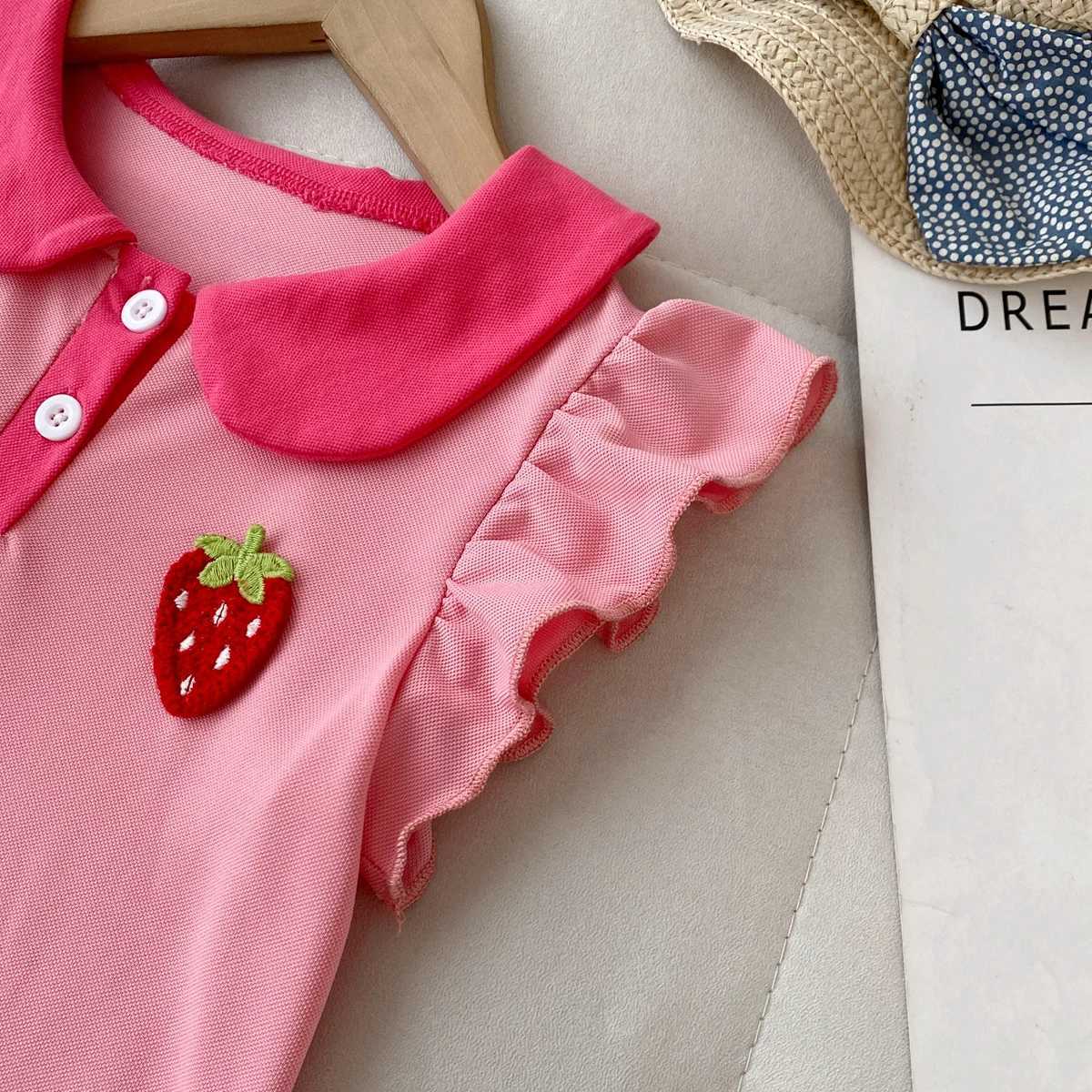 Summer New Childrens Clothing Fashion Simple Strawberry Lapel Flying Sleeve Dress Korean Version Girls Casual Dresse H260402