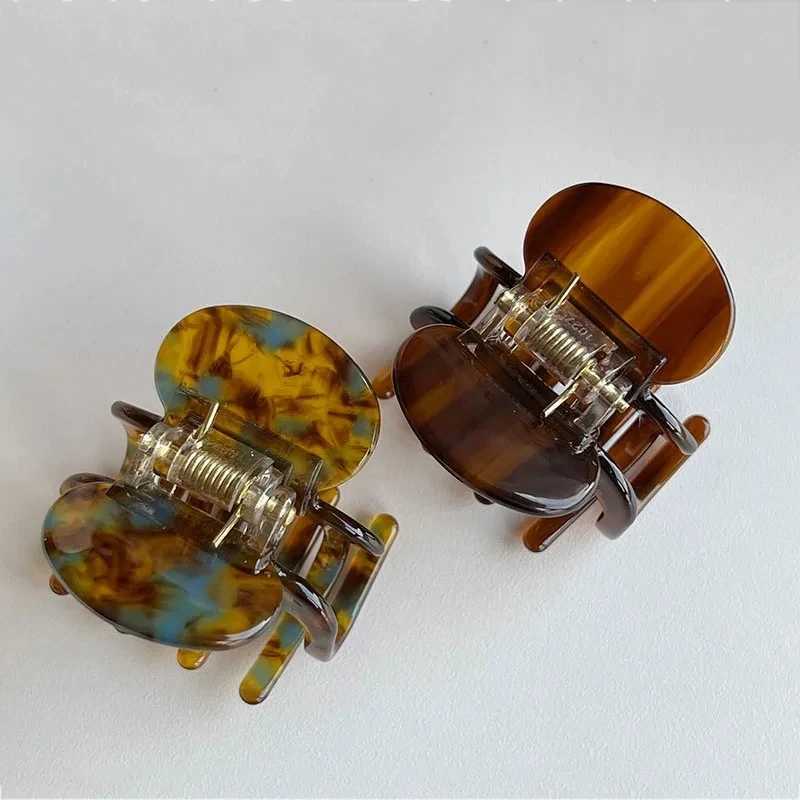 2025 Retro Hollowed Out Acetate Grab Clip Elegant Korean Crab Ponytail Braid Grab Clip Accessories for Girls Headwear Gift H260402