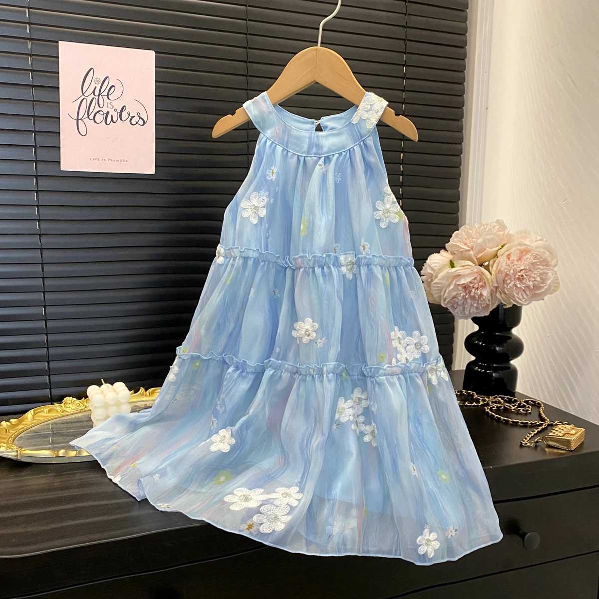 Summer Girls Dress Floral Embroidered Cake Dress With Halter Neck Fashion Princess Dress Children Clothing For 3-7Y H260402
