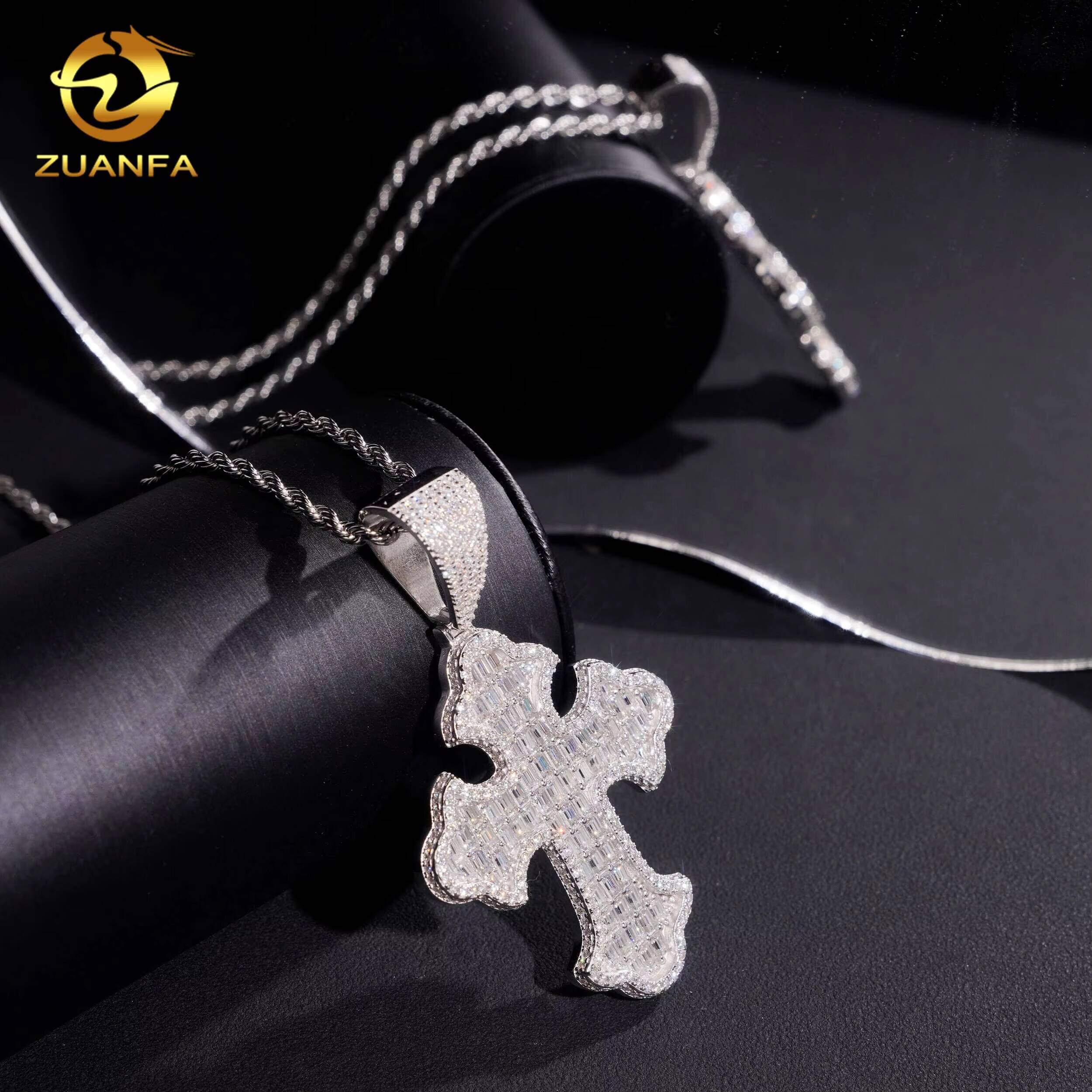 New Arrival Fine Hip Hop Moissanite Jewelry Pendant 925 Silver Baguette Diamond Iced Out Jewelry VVS Moissanite Cross Pendant