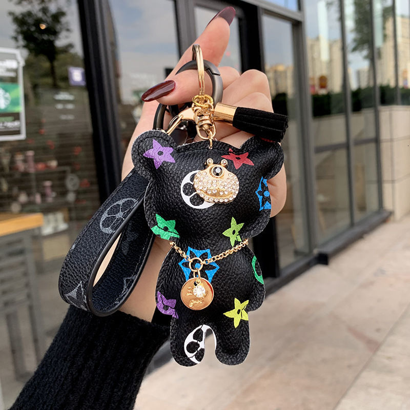 Keychain Designer Leather Teddy Bear Key Ring Gold Plated Rhinestone Fluffy Pom Pom Tassel Bag Pendant Stylish Car Key Chain