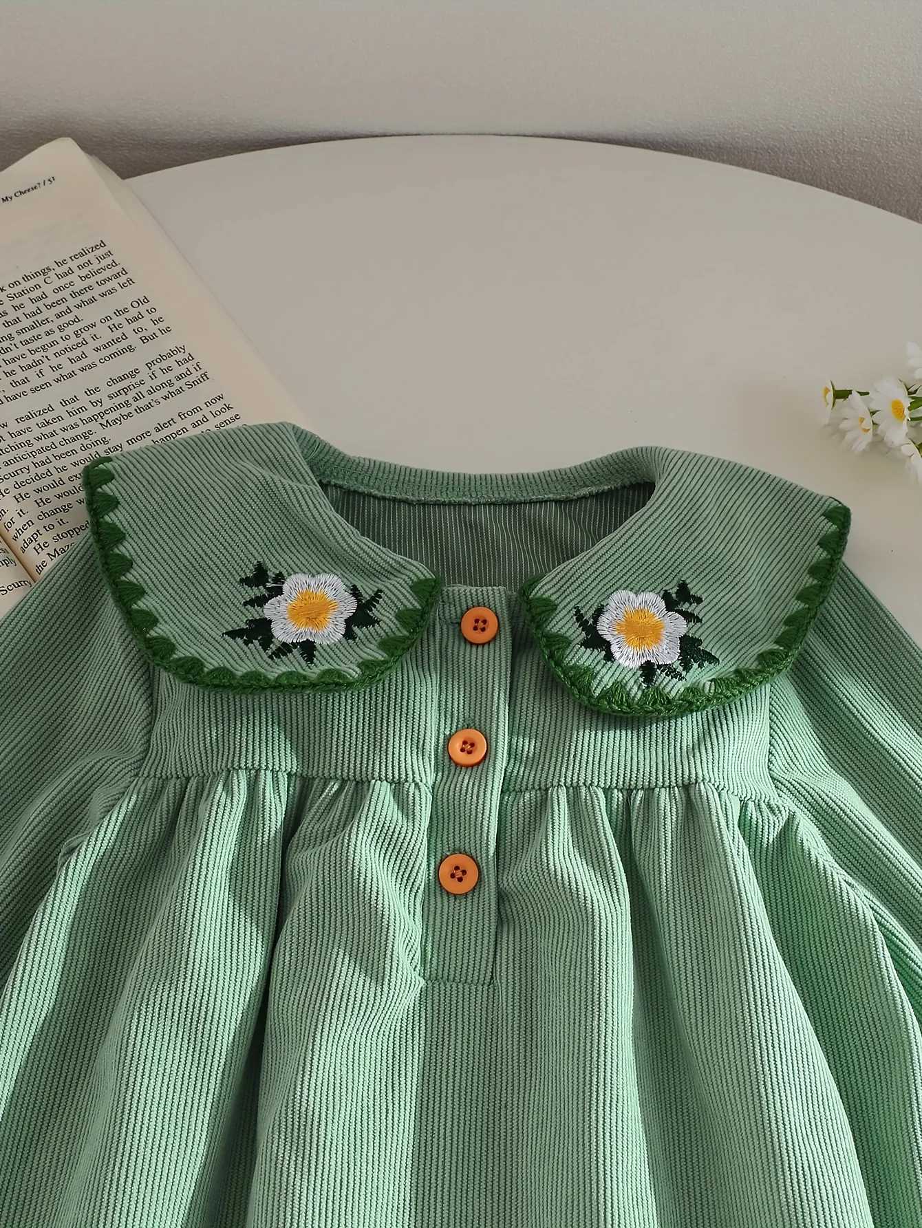 Girls dress autumn solid color corduroy long sleeved doll collar embroidered sweet and cute style suitable for travel H260402