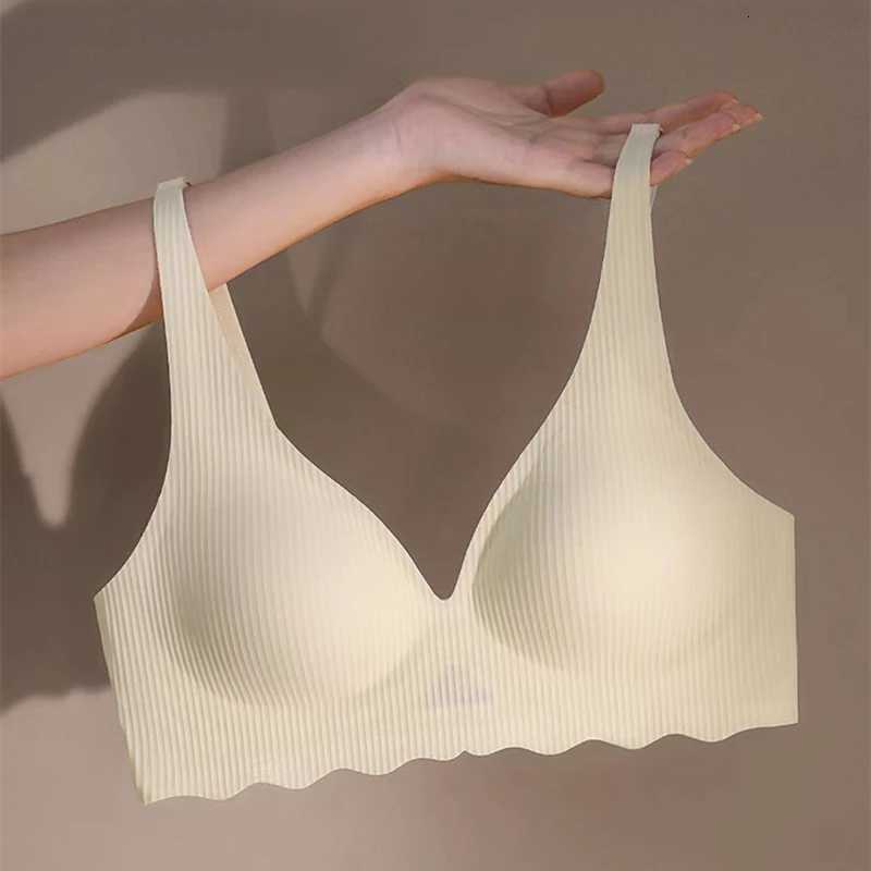 Seamless Womens Bra Small Chest Big Hollow Design Underwear Support Non-removable Semi-fixed Cup One Piece Striped Thin Bra Z260402