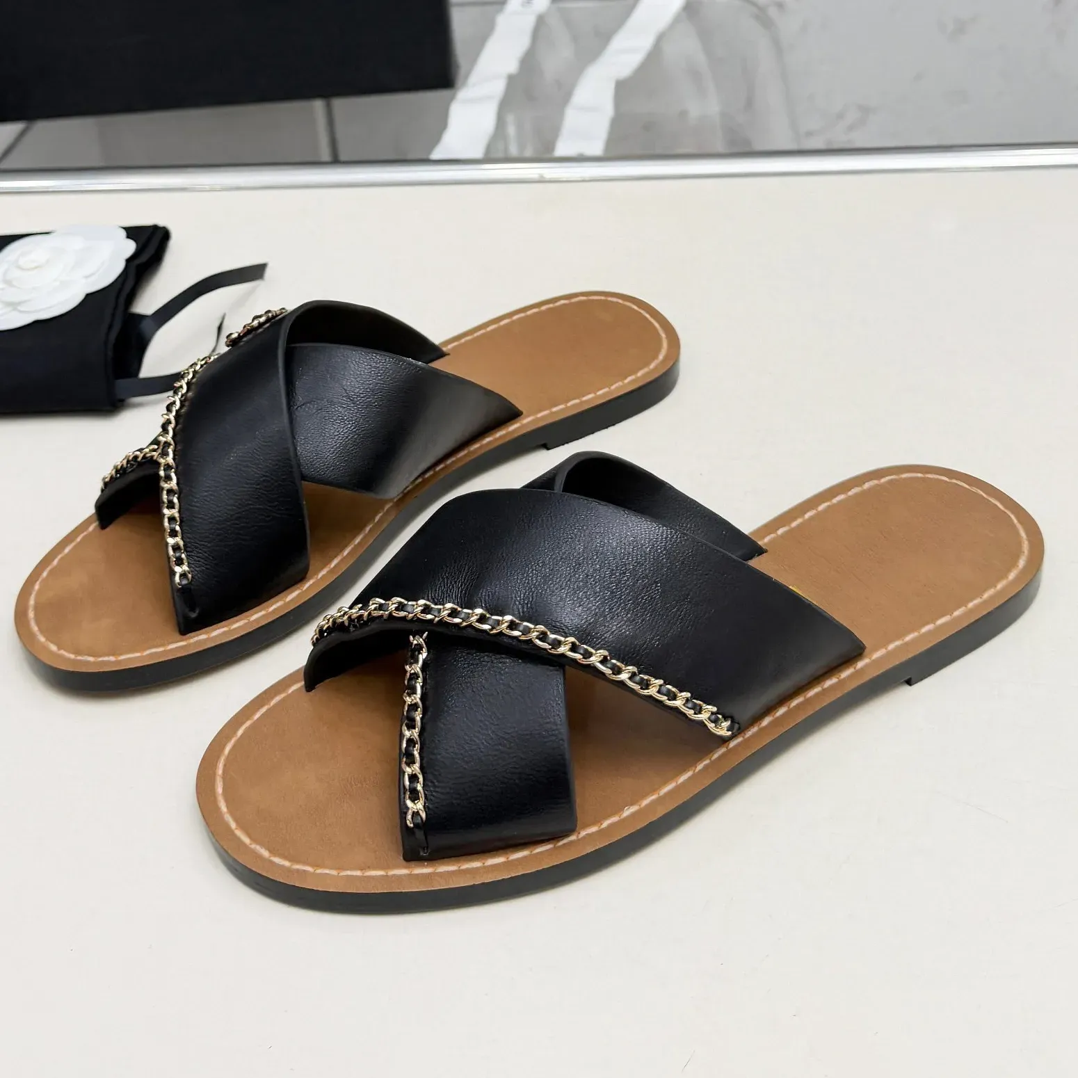 Designer Slippers Sandals Womens Fashion slippers Luxury Slide Wide flat flip-flops classic printed letter sandals beach shoes size 35-42 High quality products 99