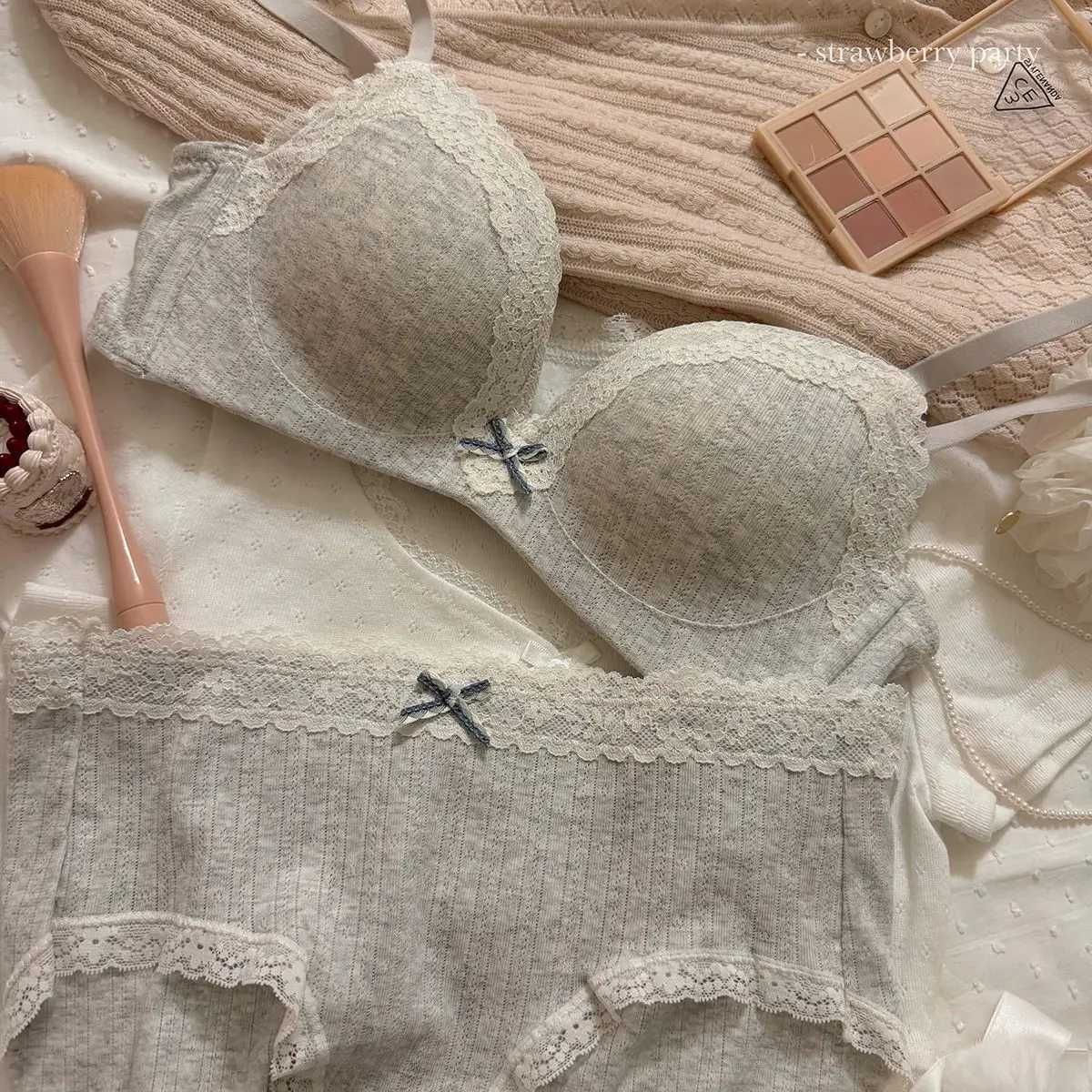 Teenage Lace Floral Bra Set Comfortable Non-steel Ring Beauty Back Small Breasts Gathered up Support Anti-Sagging Bra Set Z260402