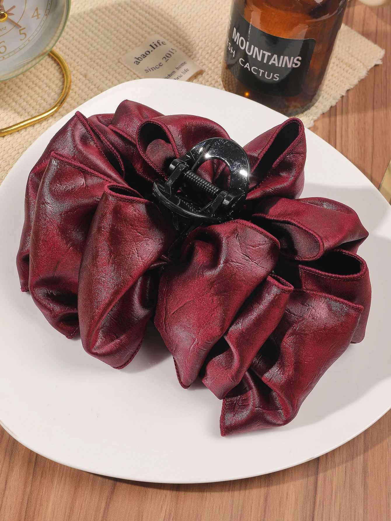 Red Leather Bow Hair Claw Clips for Women Large Shark Clip Jaw Clips for Thick Hair No-slip Fashion Winter Black Hair Accessory H260402