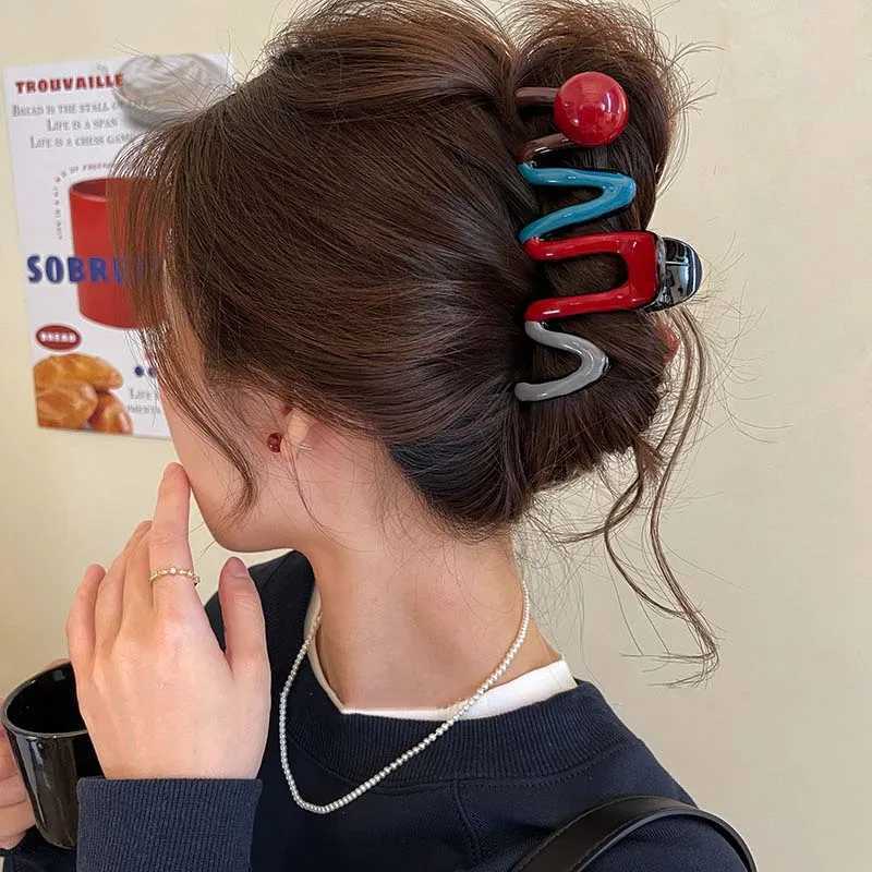 New Fashion Red Wave Hair Claw Clip for Women Korean Sweet Acrylic Bead Large Shark Clip Ponytail Headwear Hair Accessories H260402