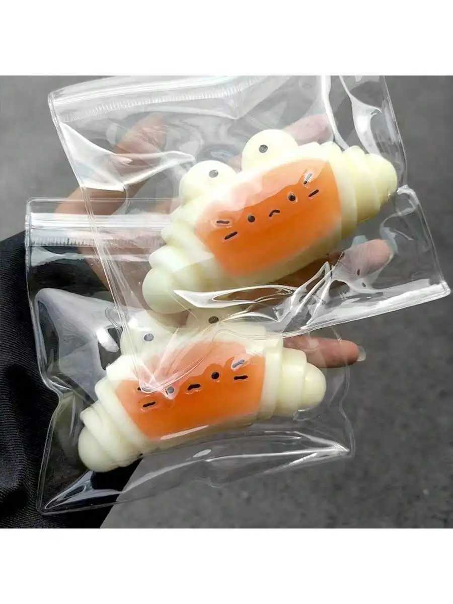 1-piece simulated caramel croissant squeezable toy food-grade silicone handmade stress-relieving squeeze toy high-appearance f H260402