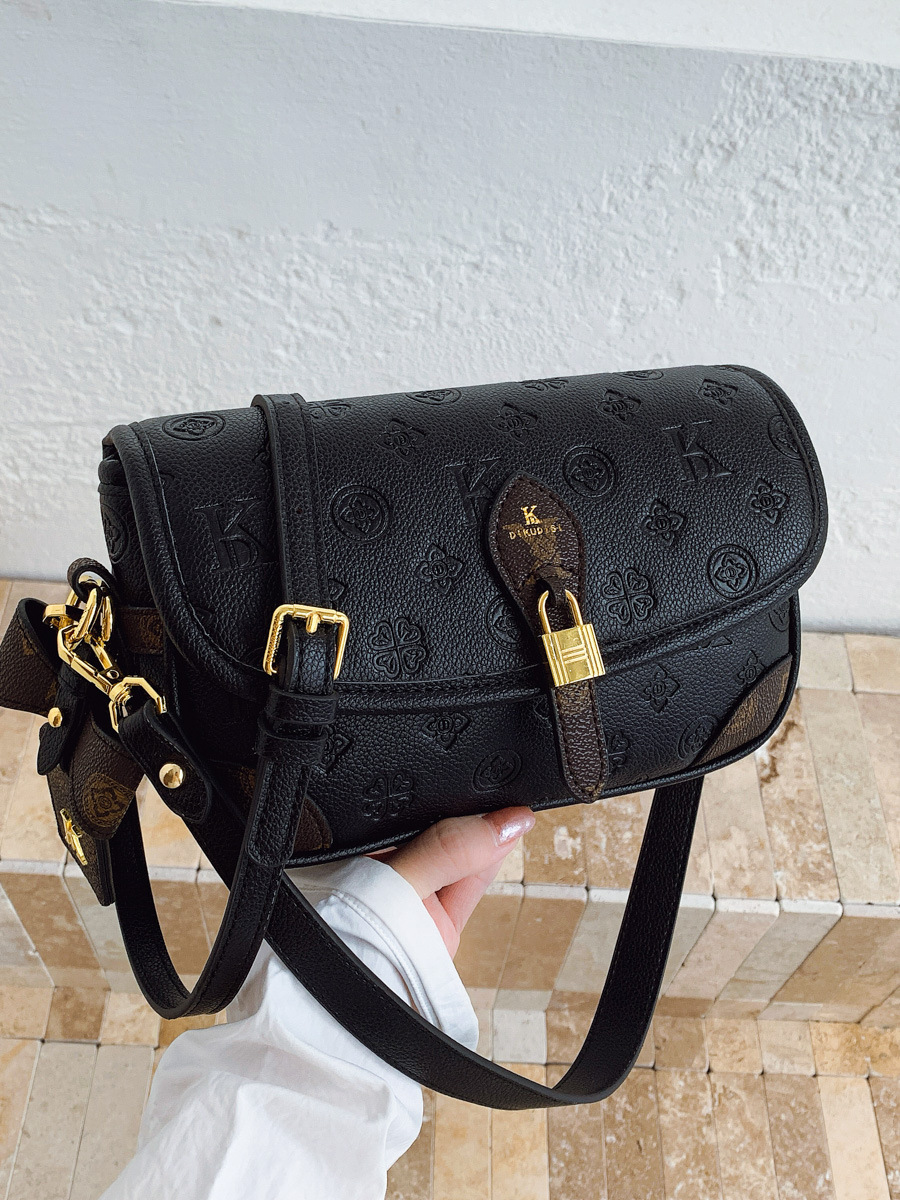The New Style High Quality Sense Fashionable All Build Foreign Gas Small Square Bag Woman Retro Shoulder Bag Crossbody Bag 2026