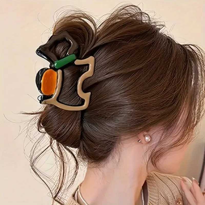 4Pcs Elegant Large Hair Claw Clips for Women Chic Wavy Design with Color Accents Non-Slip Shark Clips Head Hair Accessories H260402