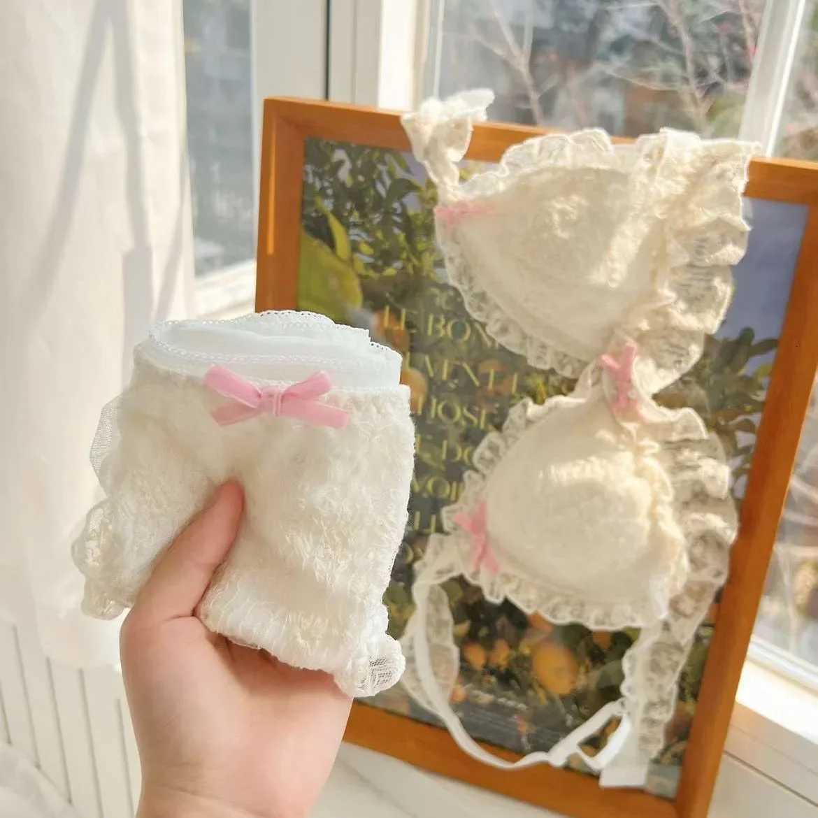 Japanese girl underwear female sweet cute pure desire without underwire bow lace edge thin bra set Z260402