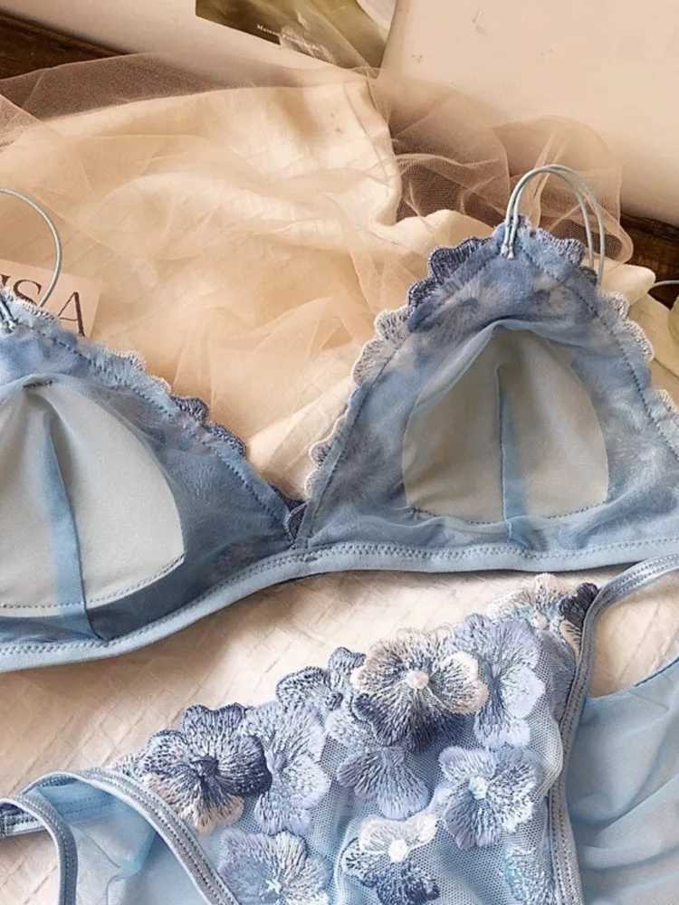 French Niche Lingerie Set Embroidered Mesh Triangle Cup Wireless Bralette Retro Lace Thin Comfortable Bra USA Tushy MOYISU Z260402