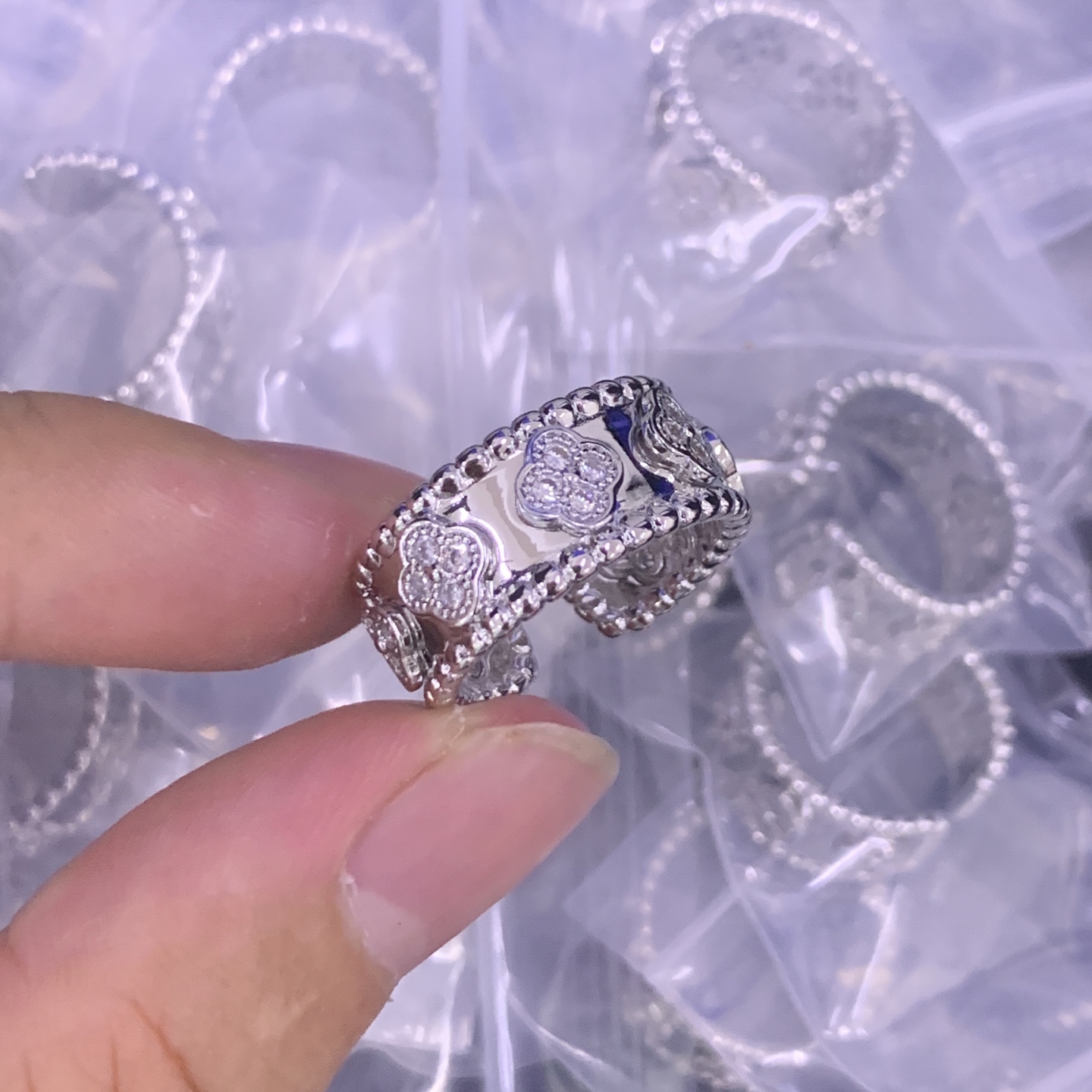 (pls order according to picture, not description) Women's fashion accessories one size rings size 6-8 rings four leaves flowers with rhinestones
