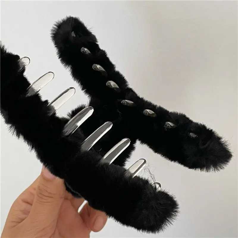 Soft Milk Coffee Color Series Imitation Fur Rabbit Fur Back Head Updo Hair Claw Warm Large Plush Shark Clip Barrettes Hair Claws H260402