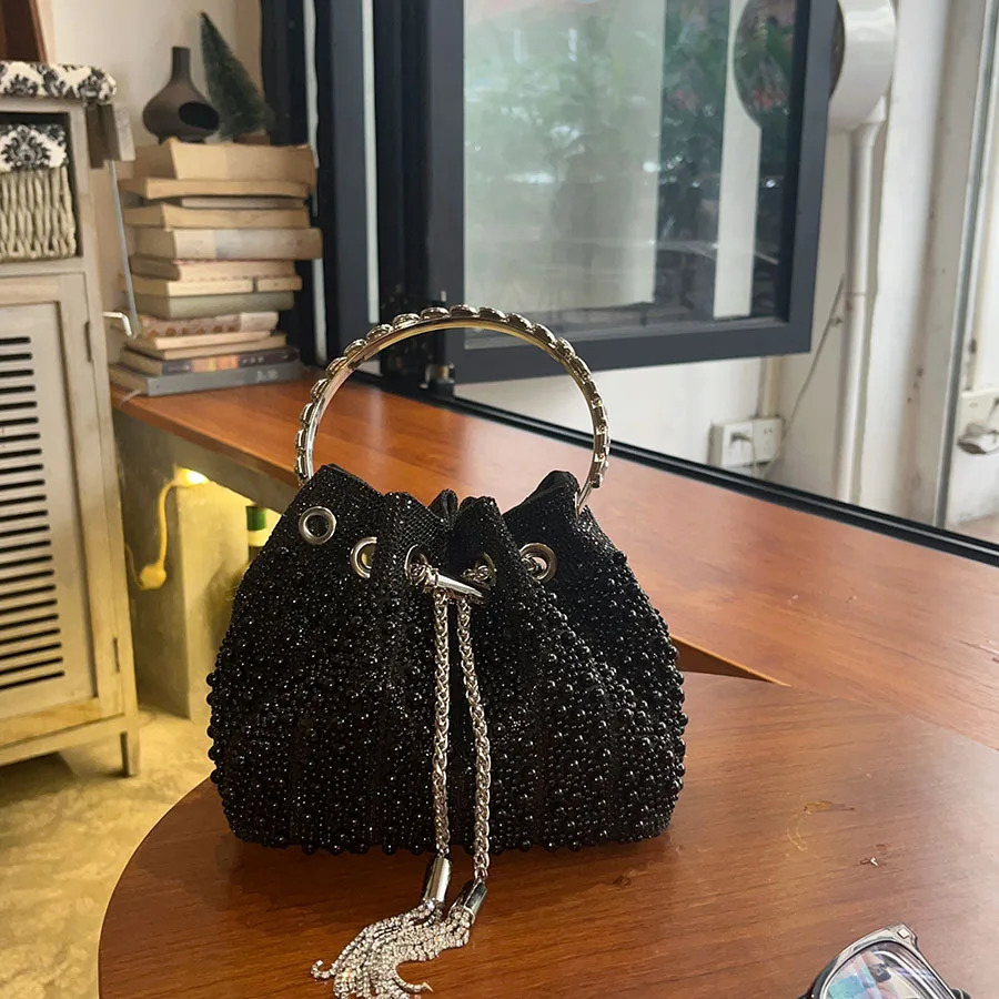 French simple pearl bucket bag Chinese diamond-encrusted strap shoulder bag Niche high-end messenger bag 260402