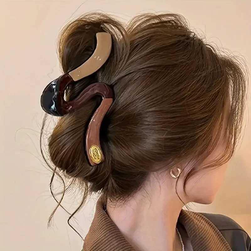 4Pcs Elegant Large Hair Claw Clips for Women Chic Wavy Design with Color Accents Non-Slip Shark Clips Head Hair Accessories H260402