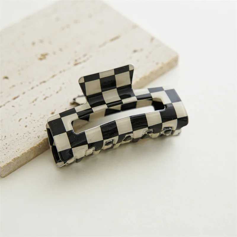 Top Selling Hollow Geometric Temperament Acetic Acid Hair Claw Clips Black and White Grid Pattern Hair Accessories Gifts H260402