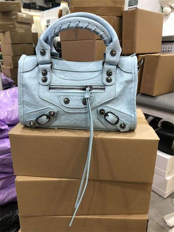 Totebag Shoulder ROSE NOIRE Highly Stylish Foreign Trade Motorcycle Bag With Rivets And Tassels Versatile For Daily Use Popular Model