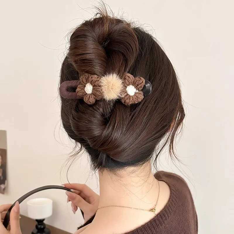 Trendy Half-Up Hair Clip That DoesnT Hurt the Head Cute Hair Accessory Yarn Hair Clip Cartoon Claw Clip Fabric Simple Hairpin for Women H260402
