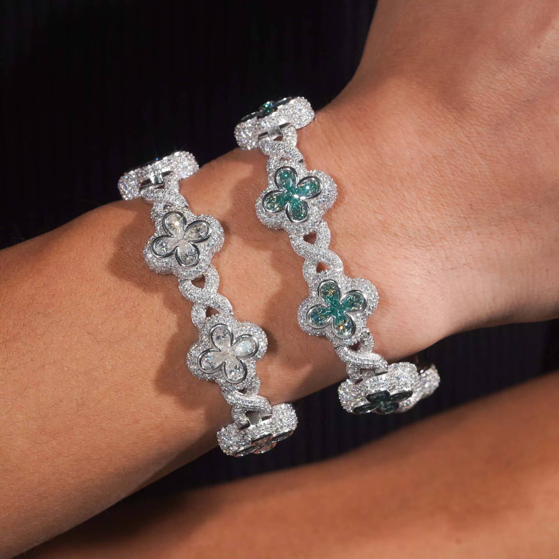 New Hip-Hop S925 Sterling Silver Moissanite Bracelet 18mm Four-Leaf Clover Cuban Chain Jewelry