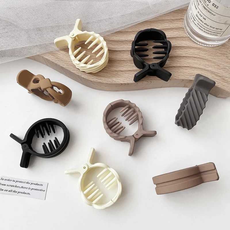 New Frosted Mini Crab Hair Clip Women Fixed Ponytail Hairpin Fish Shaped Holder Barrettes Y2k Girls Hair Accessories Claw Clip H260402