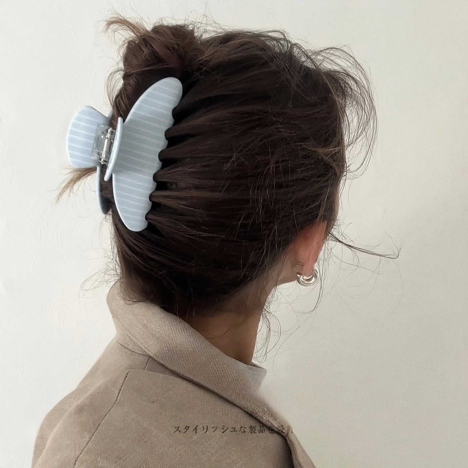 NEW 10CM Large Striped Acetate Hair Claw Classic Retro Claw Clips French Style Hair Clips for Women Girls INS Hair Accessories H260402