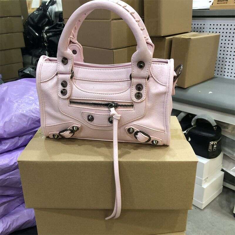 Totebag Shoulder ROSE NOIRE Highly Stylish Foreign Trade Motorcycle Bag With Rivets And Tassels Versatile For Daily Use Popular Model