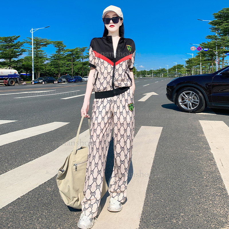 2026 Designer Sports Suit Luxury New Casual And Stylish Age Reducing Slimming Wide Leg Pants Fashion Printed Zipper Jacket Women's Short Sleeved 