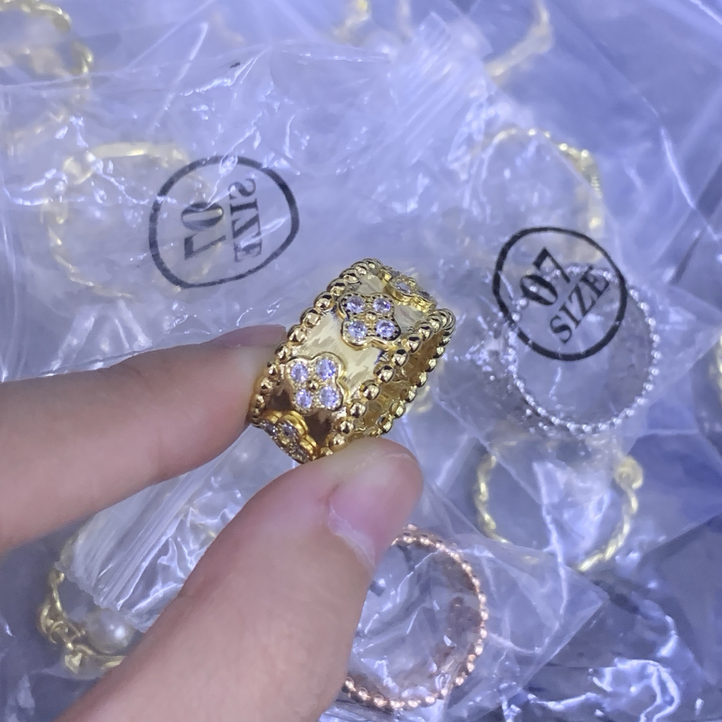 (pls order according to picture, not description) Women's fashion accessories one size rings size 6-8 rings four leaves flowers with rhinestones