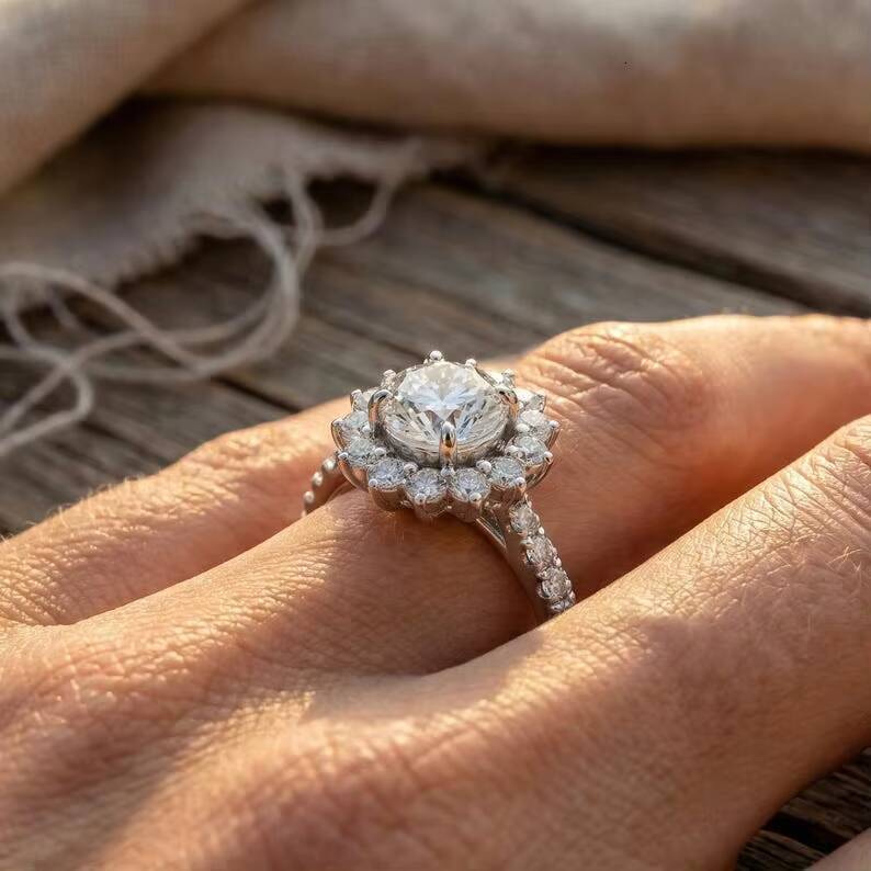 Moissanite Round Cut Diamond Sunflower Ring Vintage Floral Halo Unique Bridal Promise Jewelry For 925 Silver Fine Wedding Gift