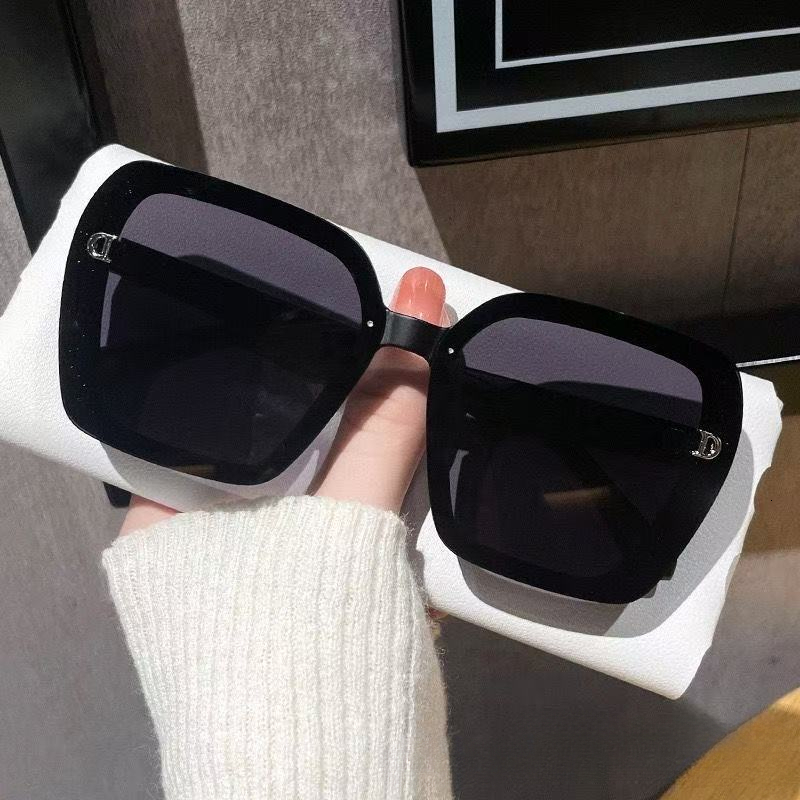 Designer Eyewear - Luxury - 2026 Edition - New Fashion Fine Shimmering Finish - Versatile Women's Street Style Uv-resistant Sunglasses