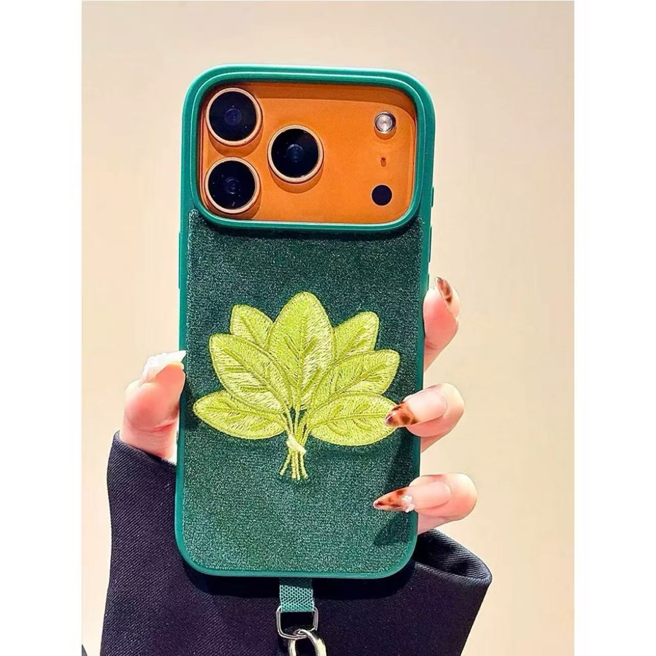 Autumn and winter flannel green bottom embroidered grapefruit leaf hand strap for iPhone iPhone case
