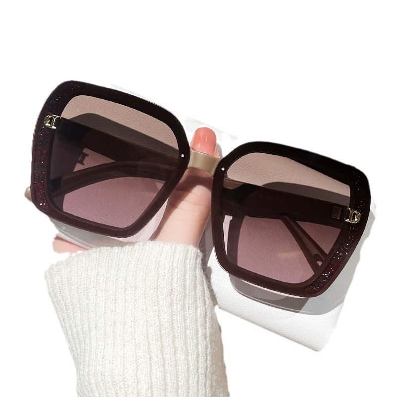 Designer Eyewear - Luxury 2026 New Model - Featuring Exquisite Glitter Simple Font Fashionable Ladies' Sunglasses Minimalist Design Multi-purpose