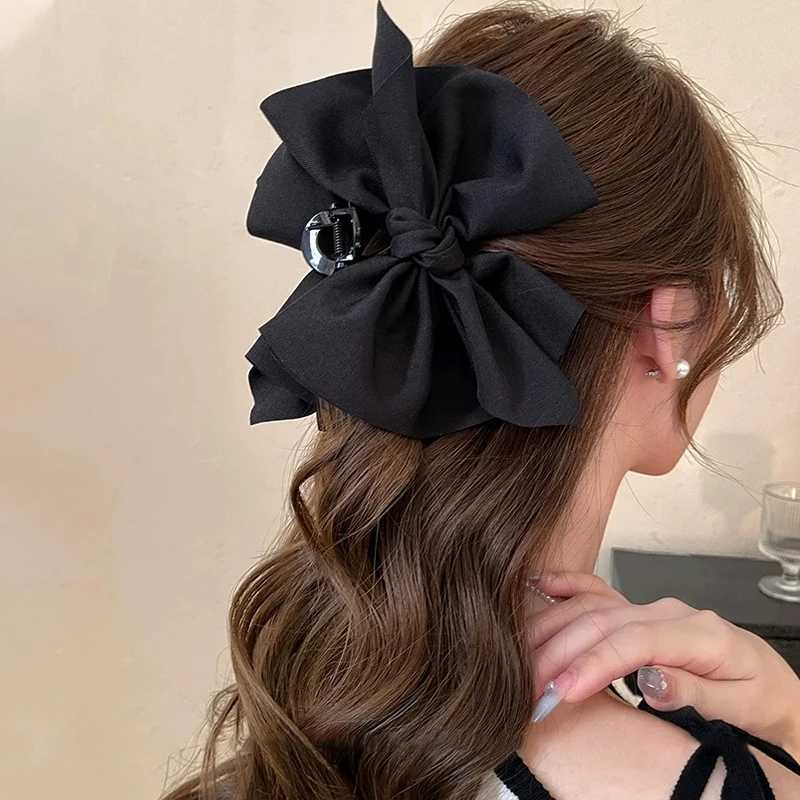 1pc Korean style Multi-layer cotton line large fabric claw clip for the back of the head autumn and winter elegant shark clip H260402