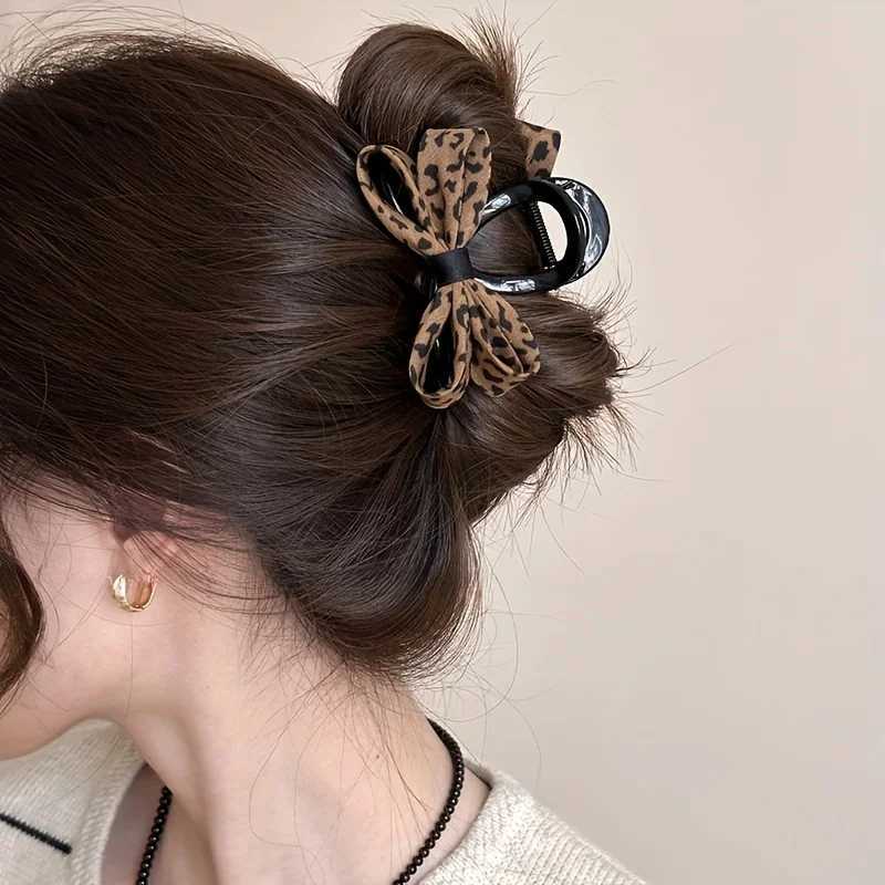Vintage-Inspired Fabric Black White Polka Dot Bow Hair Claw - Elegant Shark Clip for Date Night Daily Wear H260402
